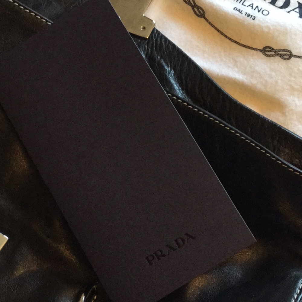Prada bag - Picture 6 of 11